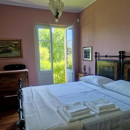 Orea - With Garden & Access Villa *